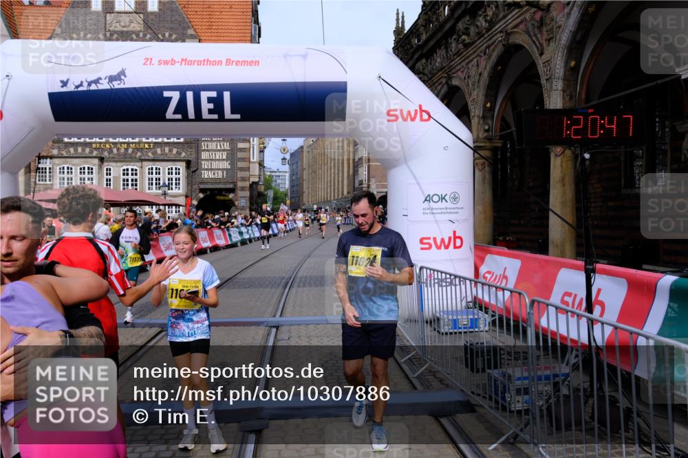 13.09.2026 - 21. swb-Marathon Bremen Tim E. http://msf.ph/oto/10307886 13.09.2026 10:51:20 Ziel 10200, 10471, 10515, 10537, 10808, 11087, 11170, 11339, 11537, 11625, 11626, 11801, 12004, 12179, 12303, 12351, 12407 meine-sportfotos.de