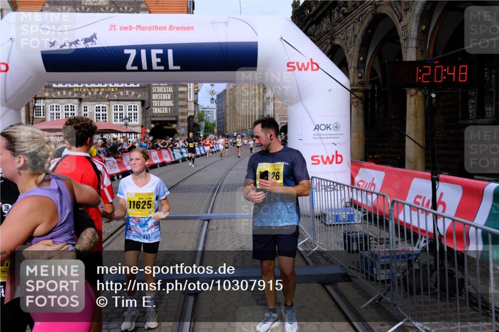 13.09.2026 - 21. swb-Marathon Bremen Tim E. http://msf.ph/oto/10307915 13.09.2026 10:51:20 Ziel 10200, 10471, 10515, 10537, 10808, 11087, 11170, 11339, 11537, 11625, 11626, 11801, 12004, 12179, 12303, 12351, 12407 meine-sportfotos.de