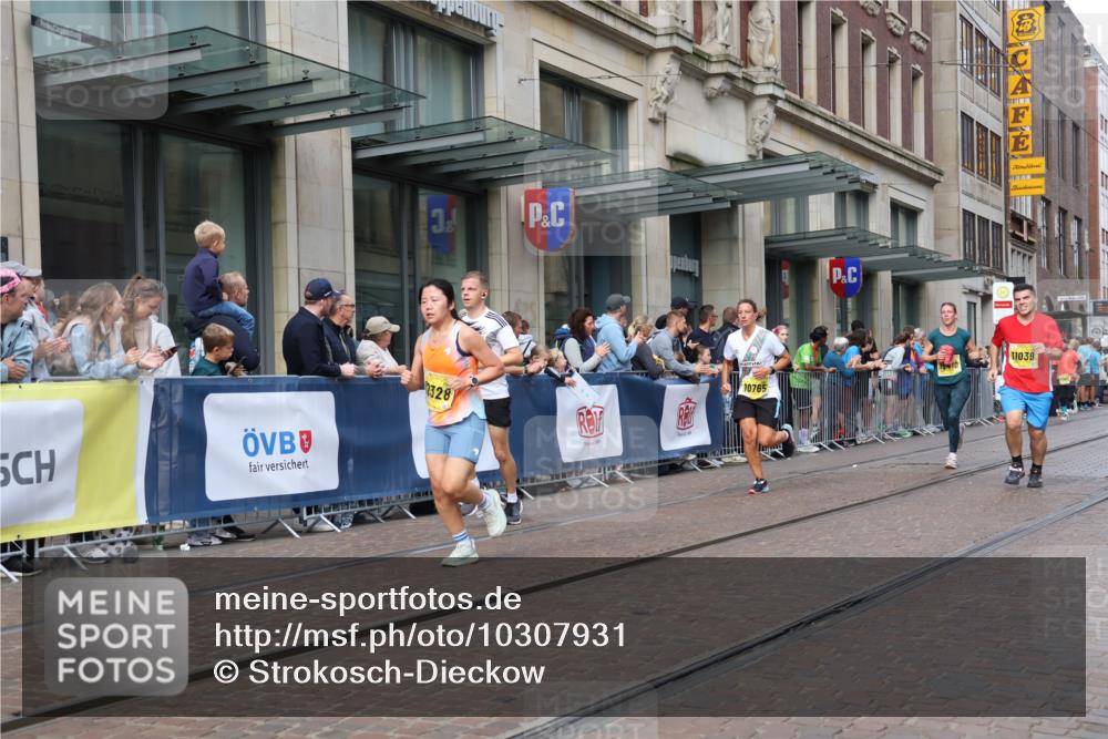 13.09.2026 - 21. swb-Marathon Bremen Strokosch-Dieckow http://msf.ph/oto/10307931 13.09.2026 10:54:24 Ziel 10067, 10146, 10410, 10589, 10608, 10704, 10765, 11039, 11040, 11174, 11389, 11569, 11593, 11874, 12038, 12467, 12519, 12800, 13526, 13592, 10067, 10359, 10503, 10577, 10631, 10749, 10837, 10884, 10996, 11099, 11118, 11290, 11329, 11361, 11476, 11593, 11765, 11843, 11989, 11998, 12265, 12328 meine-sportfotos.de