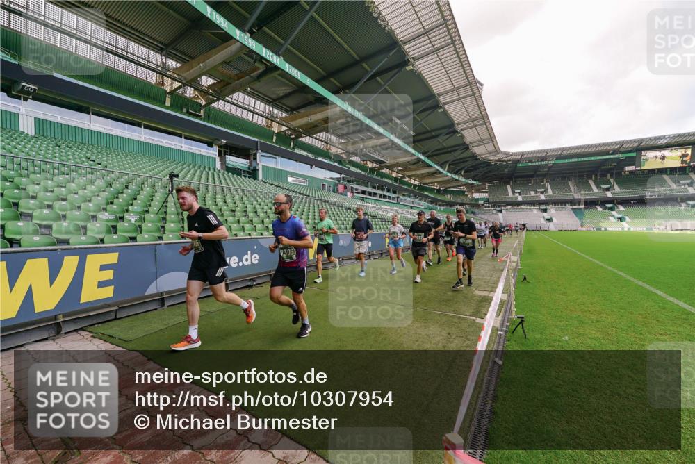 13.09.2026 - 21. swb-Marathon Bremen Michael Burmester http://msf.ph/oto/10307954 13.09.2026 13:02:57 Laufen im Stadion 150, 488, 531, 596, 722, 725, 762, 936, 940, 946, 1006, 1014, 1067, 1163, 1250, 1436, 1458, 1460, 1611, 1771, 2033, 2047, 2062, 2223, 2276, 2292, 2345, 2364, 2378, 2421, 2434, 2513, 2625, 2638, 2666, 2668, 2779, 2900, 2934, 2977, 2987, 3013, 3044, 3114, 3135, 3163, 3164, 3187, 3248, 3258, 3294, 3334, 3360, 3392, 3402, 3460, 3496, 3510, 3527, 3576, 3585, 3597, 3603, 3618, 3667, 3721, 3806, 3846, 3852, 3859, 3893, 3938, 3970, 3983, 4000, 4077, 4133, 4506, 4558 meine-sportfotos.de