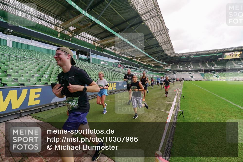 13.09.2026 - 21. swb-Marathon Bremen Michael Burmester http://msf.ph/oto/10307966 13.09.2026 13:02:59 Laufen im Stadion 150, 488, 531, 596, 722, 725, 762, 936, 940, 946, 1006, 1014, 1163, 1250, 1436, 1458, 1460, 1611, 1771, 2033, 2047, 2062, 2223, 2276, 2292, 2345, 2364, 2378, 2421, 2434, 2513, 2625, 2638, 2666, 2668, 2779, 2900, 2934, 2977, 2987, 3013, 3044, 3114, 3135, 3163, 3164, 3187, 3248, 3258, 3294, 3334, 3360, 3392, 3402, 3460, 3496, 3510, 3527, 3576, 3585, 3597, 3603, 3618, 3667, 3721, 3806, 3846, 3852, 3859, 3893, 3938, 3970, 3983, 4000, 4077, 4133, 4506, 4558 meine-sportfotos.de