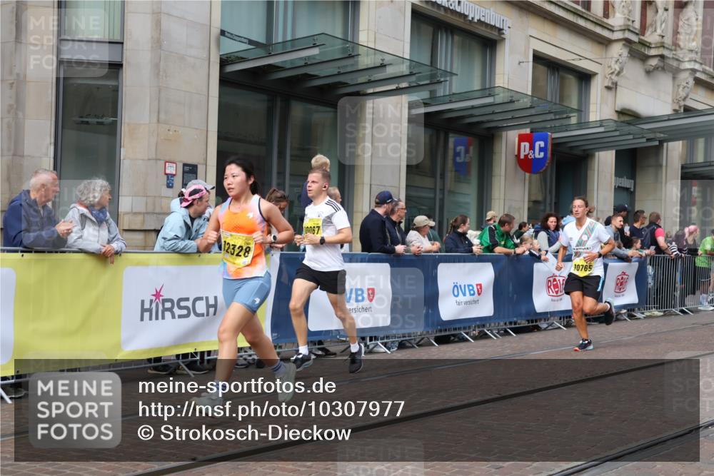 13.09.2026 - 21. swb-Marathon Bremen Strokosch-Dieckow http://msf.ph/oto/10307977 13.09.2026 10:54:25 Ziel 10146, 10410, 10589, 10608, 10704, 10765, 10901, 11039, 11040, 11174, 11389, 11569, 11874, 12038, 12467, 12519, 12800, 13526, 13592, 10067, 10146, 10359, 10503, 10577, 10631, 10749, 10765, 10837, 10884, 10996, 11099, 11118, 11290, 11329, 11361, 11476, 11593, 11765, 11843, 11989, 11998, 12265, 12328, 12467 meine-sportfotos.de