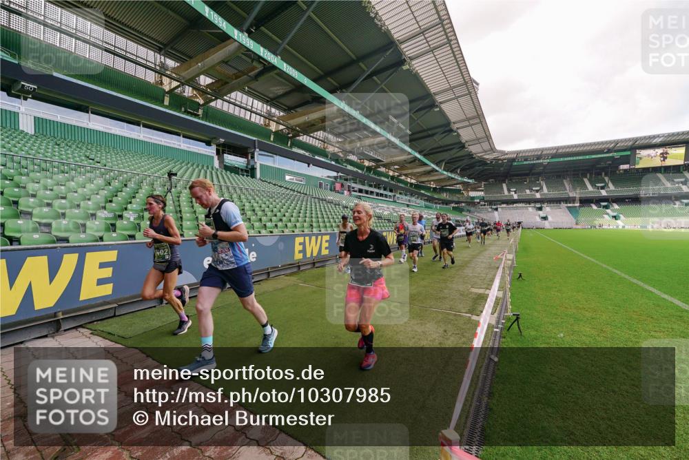 13.09.2026 - 21. swb-Marathon Bremen Michael Burmester http://msf.ph/oto/10307985 13.09.2026 13:03:01 Laufen im Stadion 150, 488, 531, 596, 722, 725, 762, 936, 940, 946, 1006, 1014, 1163, 1250, 1436, 1458, 1460, 1611, 1771, 2033, 2047, 2062, 2223, 2276, 2292, 2345, 2364, 2378, 2421, 2434, 2513, 2625, 2638, 2666, 2668, 2779, 2900, 2934, 2977, 2987, 3013, 3044, 3114, 3135, 3163, 3164, 3187, 3248, 3258, 3294, 3334, 3360, 3392, 3402, 3460, 3496, 3510, 3527, 3576, 3585, 3597, 3603, 3618, 3667, 3721, 3806, 3846, 3852, 3859, 3893, 3938, 3970, 3983, 4000, 4077, 4133, 4506, 4558 meine-sportfotos.de