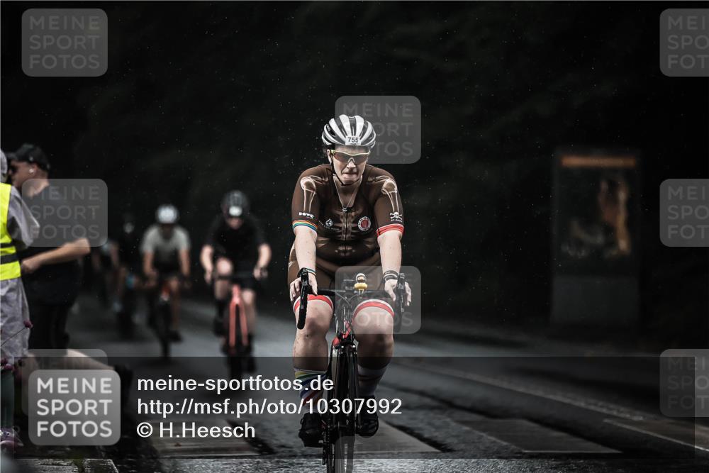 13.09.2026 - Stadtparktriathlon H.Heesch http://msf.ph/oto/10307992 13.09.2026 11:40:55 Radfahren 594, 755, 765, 766 meine-sportfotos.de