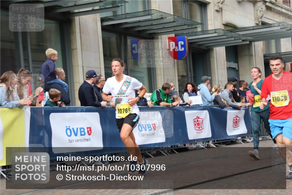13.09.2026 - 21. swb-Marathon Bremen Strokosch-Dieckow http://msf.ph/oto/10307996 13.09.2026 10:54:26 Ziel 10410, 10589, 10608, 10704, 10901, 11039, 11040, 11174, 11389, 11569, 11874, 11889, 12038, 12313, 12519, 12800, 13526, 13592, 10067, 10146, 10359, 10410, 10503, 10577, 10631, 10749, 10765, 10837, 10884, 10996, 11039, 11099, 11118, 11290, 11329, 11361, 11476, 11593, 11765, 11843, 11989, 11998, 12265, 12328, 12467 meine-sportfotos.de