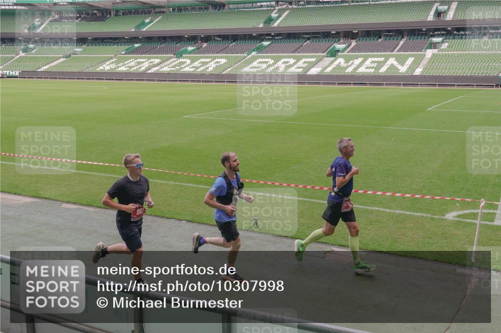 13.09.2026 - 21. swb-Marathon Bremen Michael Burmester http://msf.ph/oto/10307998 13.09.2026 12:38:55 Laufen im Stadion 277, 346, 807, 895, 901, 1090, 1118, 1248, 1320, 1323, 1472, 1576, 1587, 1604, 1717, 1751, 1758, 1795, 1800, 1852, 1911, 2049, 2099, 2141, 2352, 2585, 2670, 3080, 3606, 3744, 5160, 5163, 5912, 6112, 7650, 8077, 8081, 8467, 9399, 9522, 9617, 9630, 250, 272, 850, 1089, 1550, 1875, 1993, 4232, 7692, 8075, 13033 meine-sportfotos.de