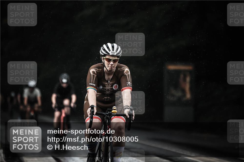 13.09.2026 - Stadtparktriathlon H.Heesch http://msf.ph/oto/10308005 13.09.2026 11:40:56 Radfahren 594, 755, 765, 766 meine-sportfotos.de