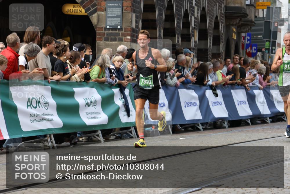 13.09.2026 - 21. swb-Marathon Bremen Strokosch-Dieckow http://msf.ph/oto/10308044 13.09.2026 13:01:38 Ziel 1411, 1619, 3019, 4328, 5663, 5996, 1614, 4696, 7950, 9137 meine-sportfotos.de