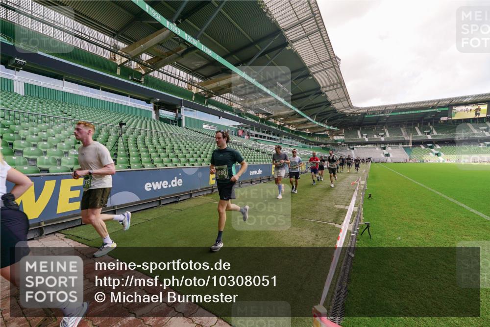 13.09.2026 - 21. swb-Marathon Bremen Michael Burmester http://msf.ph/oto/10308051 13.09.2026 13:03:07 Laufen im Stadion 150, 210, 488, 531, 596, 722, 725, 762, 881, 936, 940, 946, 1006, 1014, 1163, 1250, 1458, 1460, 1479, 1611, 1649, 1771, 2047, 2062, 2223, 2276, 2292, 2345, 2364, 2378, 2421, 2434, 2513, 2625, 2638, 2666, 2668, 2779, 2900, 2934, 2977, 2987, 3013, 3044, 3114, 3135, 3163, 3164, 3187, 3248, 3258, 3294, 3334, 3360, 3392, 3402, 3460, 3496, 3510, 3527, 3576, 3579, 3585, 3597, 3603, 3618, 3667, 3721, 3846, 3852, 3859, 3893, 3938, 3970, 3983, 4000, 4077, 4133, 4506, 4558 meine-sportfotos.de