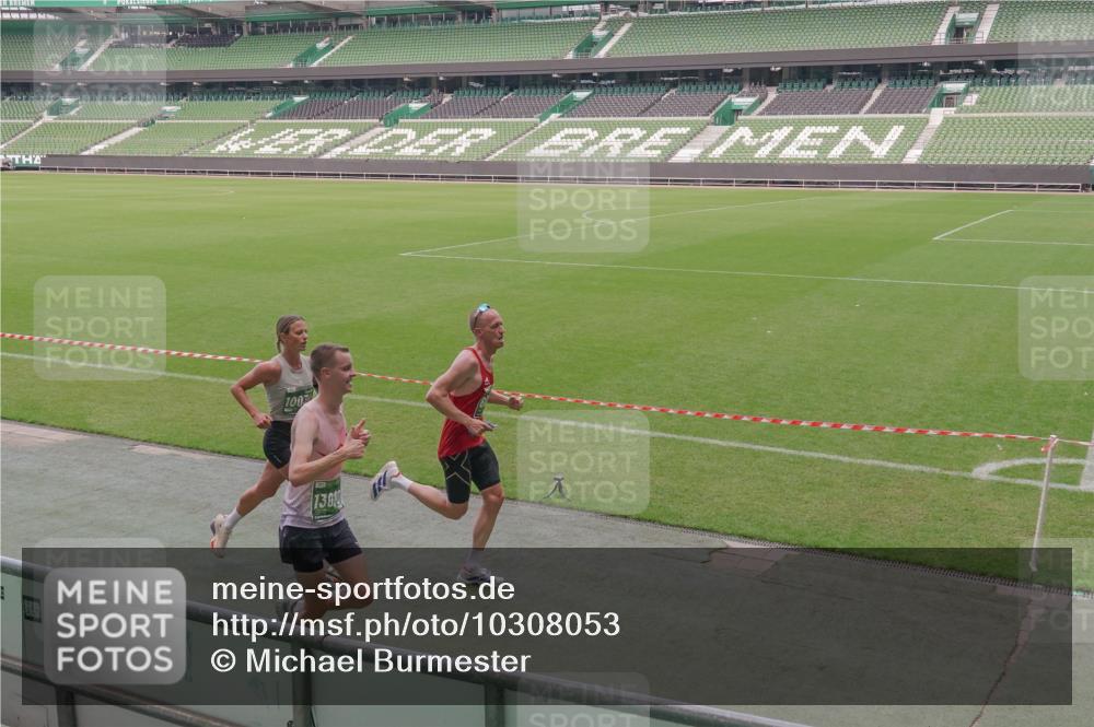 13.09.2026 - 21. swb-Marathon Bremen Michael Burmester http://msf.ph/oto/10308053 13.09.2026 12:38:59 Laufen im Stadion 277, 346, 807, 895, 901, 1090, 1118, 1248, 1320, 1323, 1472, 1508, 1576, 1587, 1604, 1717, 1751, 1758, 1795, 1800, 1852, 1911, 2049, 2099, 2141, 2352, 2670, 3080, 3606, 3744, 5160, 5163, 5912, 6112, 7650, 8077, 8081, 8467, 9399, 9522, 9617, 9630, 250, 272, 365, 850, 1089, 1288, 1550, 1875, 1993, 4232, 7692, 8075, 13033 meine-sportfotos.de