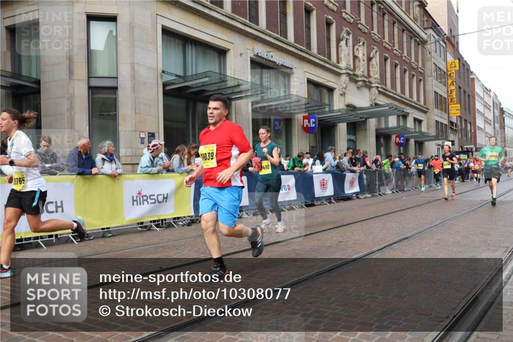 13.09.2026 - 21. swb-Marathon Bremen Strokosch-Dieckow http://msf.ph/oto/10308077 13.09.2026 10:54:27 Ziel 10589, 10608, 10646, 10704, 10901, 11040, 11174, 11389, 11569, 11874, 11889, 12038, 12313, 12519, 12800, 13526, 13592, 10067, 10146, 10359, 10410, 10503, 10577, 10631, 10749, 10765, 10837, 10884, 10996, 11039, 11099, 11118, 11329, 11361, 11476, 11593, 11765, 11843, 11989, 11998, 12265, 12328, 12467 meine-sportfotos.de