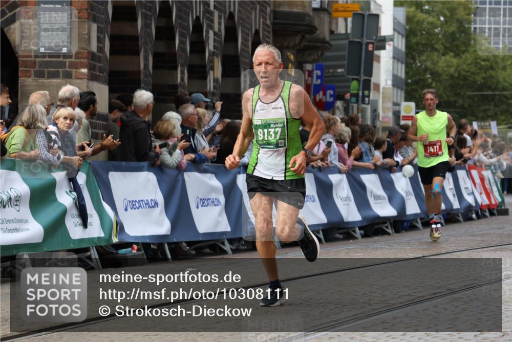 13.09.2026 - 21. swb-Marathon Bremen Strokosch-Dieckow http://msf.ph/oto/10308111 13.09.2026 13:01:39 Ziel 1411, 1619, 3019, 4118, 4328, 5996, 1614, 4696, 4739, 7950, 9137 meine-sportfotos.de