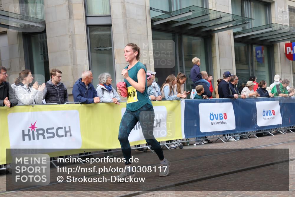13.09.2026 - 21. swb-Marathon Bremen Strokosch-Dieckow http://msf.ph/oto/10308117 13.09.2026 10:54:28 Ziel 10589, 10608, 10646, 10704, 10901, 11040, 11174, 11389, 11569, 11874, 11889, 12038, 12313, 12519, 12800, 13526, 13592, 10067, 10146, 10359, 10410, 10503, 10577, 10631, 10749, 10765, 10837, 10884, 10996, 11039, 11099, 11118, 11329, 11361, 11476, 11593, 11765, 11843, 11989, 11998, 12265, 12328, 12467 meine-sportfotos.de