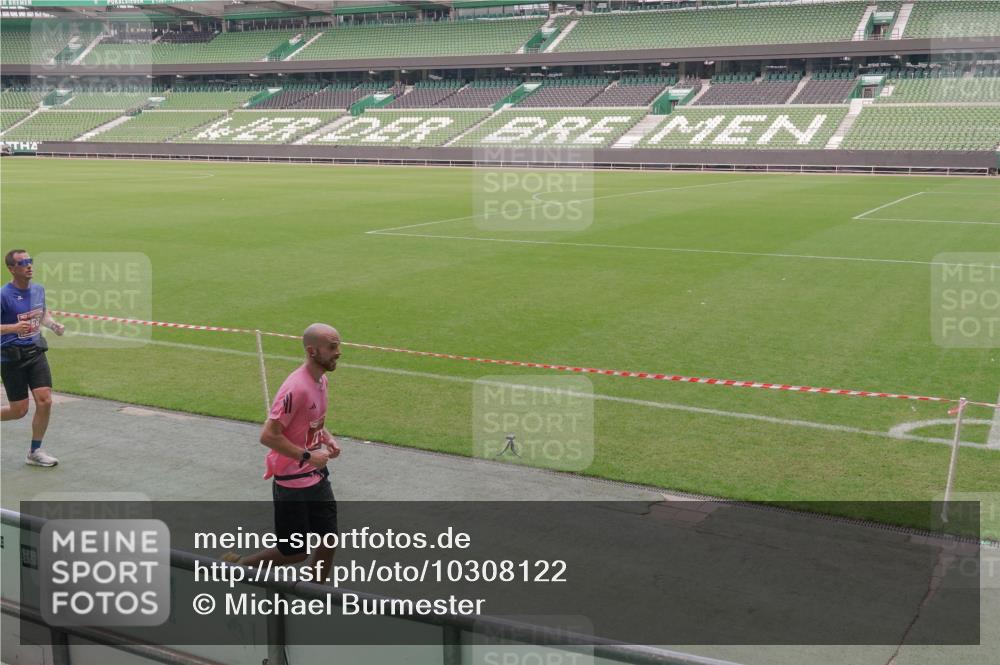 13.09.2026 - 21. swb-Marathon Bremen Michael Burmester http://msf.ph/oto/10308122 13.09.2026 12:39:14 Laufen im Stadion 277, 346, 453, 807, 895, 901, 1118, 1248, 1320, 1323, 1472, 1508, 1576, 1587, 1604, 1717, 1751, 1758, 1795, 1800, 1852, 1911, 2049, 2099, 2141, 2352, 2670, 3080, 3606, 3744, 5160, 5163, 5912, 6112, 6630, 7118, 7650, 8077, 8467, 9399, 9522, 9617, 9630, 10034, 13080, 365, 850, 1288, 1550, 1875, 1993, 4232, 7692, 7768, 8075, 13033 meine-sportfotos.de