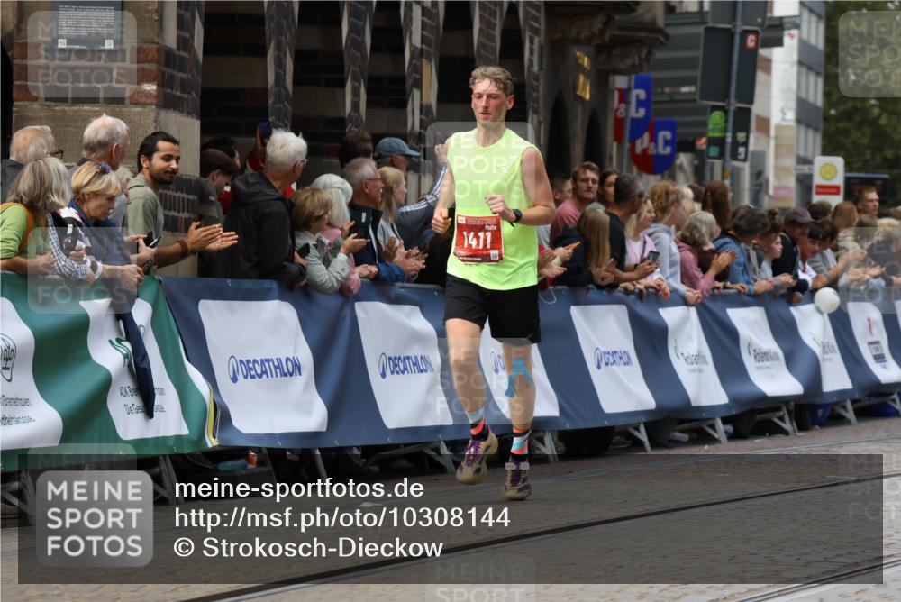 13.09.2026 - 21. swb-Marathon Bremen Strokosch-Dieckow http://msf.ph/oto/10308144 13.09.2026 13:01:42 Ziel 1411, 3019, 4118, 4328, 5996, 13063, 1614, 4696, 4739, 5601, 9233 meine-sportfotos.de