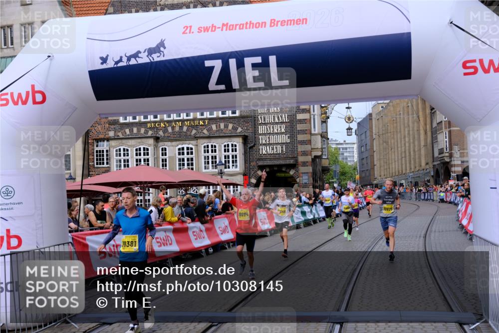 13.09.2026 - 21. swb-Marathon Bremen Tim E. http://msf.ph/oto/10308145 13.09.2026 10:51:38 Ziel 10381, 10471, 10515, 10544, 10763, 10808, 10825, 10862, 10887, 10984, 11503, 11801, 11973, 12051, 12133, 12424, 12548, 12552, 13631 meine-sportfotos.de