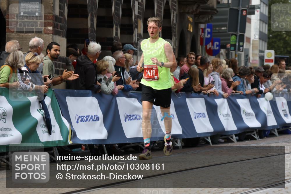 13.09.2026 - 21. swb-Marathon Bremen Strokosch-Dieckow http://msf.ph/oto/10308161 13.09.2026 13:01:42 Ziel 1411, 3019, 4118, 4328, 5996, 13063, 1614, 4696, 4739, 5601, 9233 meine-sportfotos.de
