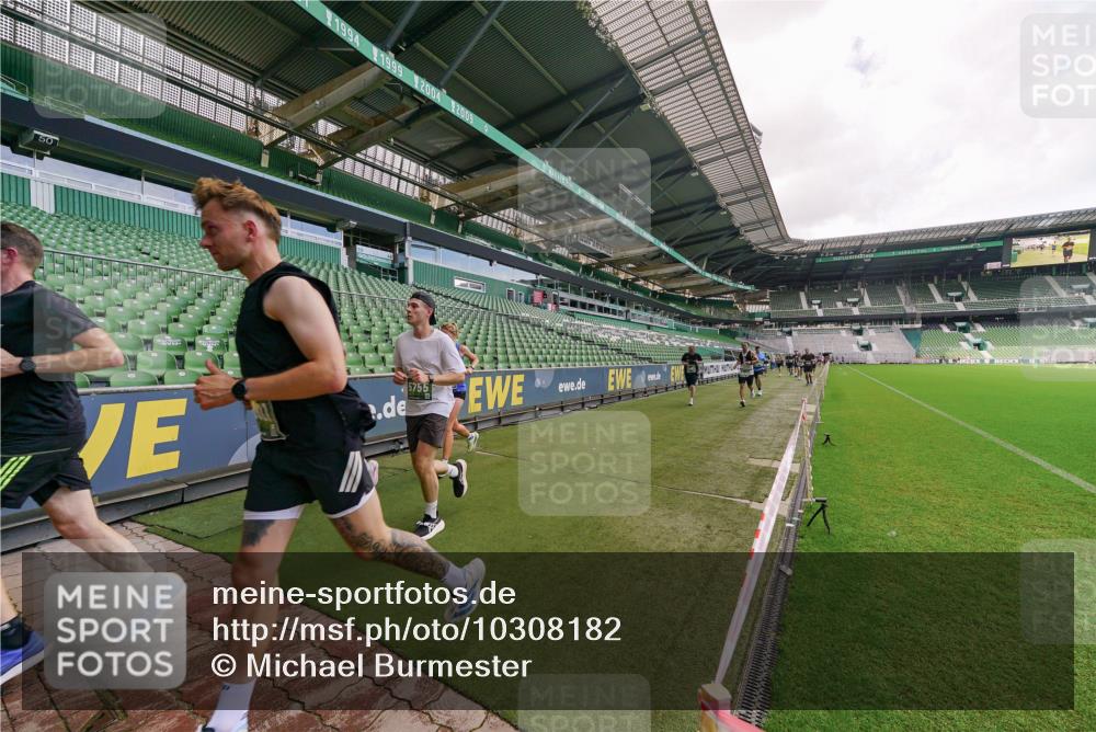 13.09.2026 - 21. swb-Marathon Bremen Michael Burmester http://msf.ph/oto/10308182 13.09.2026 13:03:22 Laufen im Stadion 150, 209, 210, 488, 596, 722, 725, 762, 881, 936, 940, 1014, 1163, 1250, 1343, 1458, 1460, 1479, 1611, 1649, 1653, 1771, 2223, 2276, 2292, 2345, 2364, 2378, 2421, 2434, 2513, 2625, 2666, 2668, 2779, 2851, 2891, 2900, 2934, 2977, 2987, 3013, 3044, 3114, 3135, 3163, 3164, 3187, 3248, 3258, 3294, 3334, 3360, 3392, 3402, 3454, 3460, 3496, 3510, 3527, 3576, 3579, 3585, 3597, 3603, 3618, 3721, 3846, 3852, 3859, 3893, 3938, 3970, 3983, 4000, 4077, 4133, 4506, 4558 meine-sportfotos.de