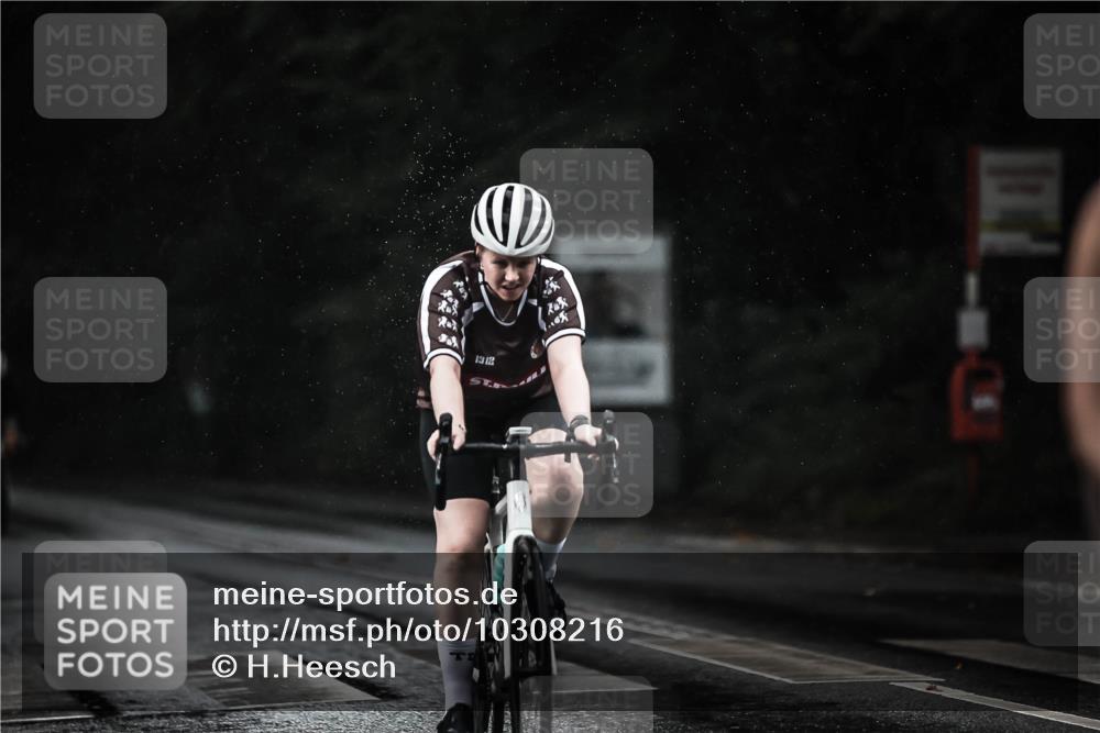 13.09.2026 - Stadtparktriathlon H.Heesch http://msf.ph/oto/10308216 13.09.2026 11:41:11 Radfahren 712, 735, 751, 805, 922 meine-sportfotos.de