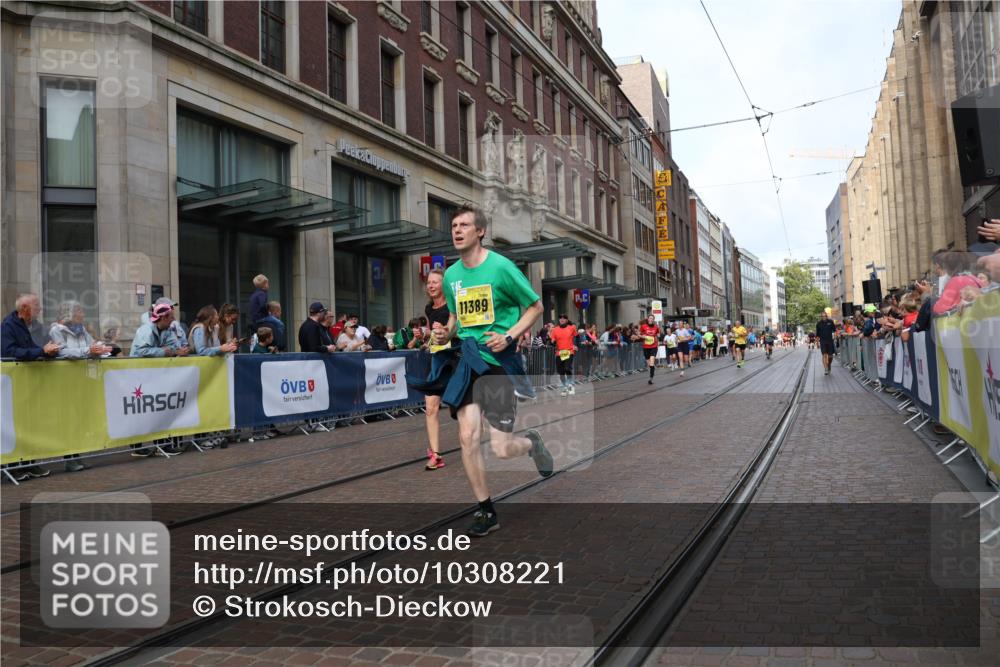 13.09.2026 - 21. swb-Marathon Bremen Strokosch-Dieckow http://msf.ph/oto/10308221 13.09.2026 10:54:30 Ziel 10589, 10608, 10646, 10704, 10901, 11040, 11174, 11569, 11620, 11860, 11874, 11889, 11976, 12038, 12313, 12519, 12800, 13526, 13592, 10067, 10146, 10359, 10410, 10503, 10577, 10631, 10749, 10765, 10837, 10884, 10996, 11039, 11099, 11118, 11329, 11361, 11389, 11476, 11593, 11765, 11843, 11989, 11998, 12038, 12265, 12328, 12467 meine-sportfotos.de
