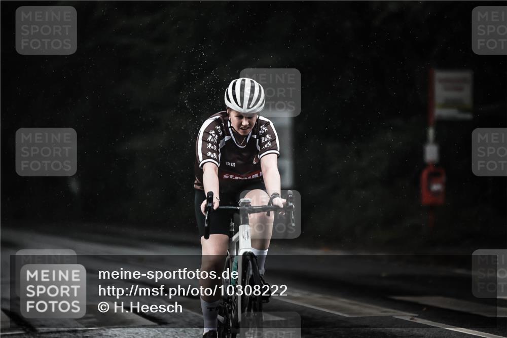13.09.2026 - Stadtparktriathlon H.Heesch http://msf.ph/oto/10308222 13.09.2026 11:41:11 Radfahren 712, 735, 751, 805, 922 meine-sportfotos.de