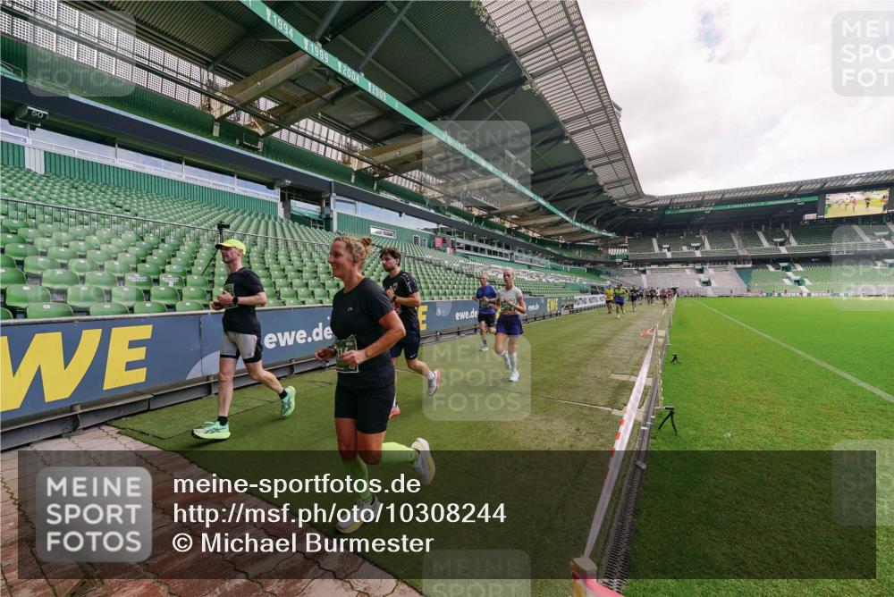 13.09.2026 - 21. swb-Marathon Bremen Michael Burmester http://msf.ph/oto/10308244 13.09.2026 13:03:34 Laufen im Stadion 209, 210, 488, 534, 596, 722, 725, 762, 881, 936, 940, 1014, 1250, 1343, 1458, 1460, 1479, 1611, 1649, 1653, 1771, 2223, 2276, 2345, 2364, 2369, 2378, 2421, 2434, 2513, 2625, 2666, 2668, 2779, 2851, 2891, 2900, 2934, 2977, 3028, 3114, 3135, 3163, 3164, 3258, 3360, 3402, 3425, 3454, 3460, 3496, 3510, 3521, 3576, 3579, 3585, 3597, 3603, 3618, 3721, 3796, 3846, 3852, 3859, 3893, 3938, 3970, 3983, 4000, 4077, 4133, 4506, 4558, 242 meine-sportfotos.de