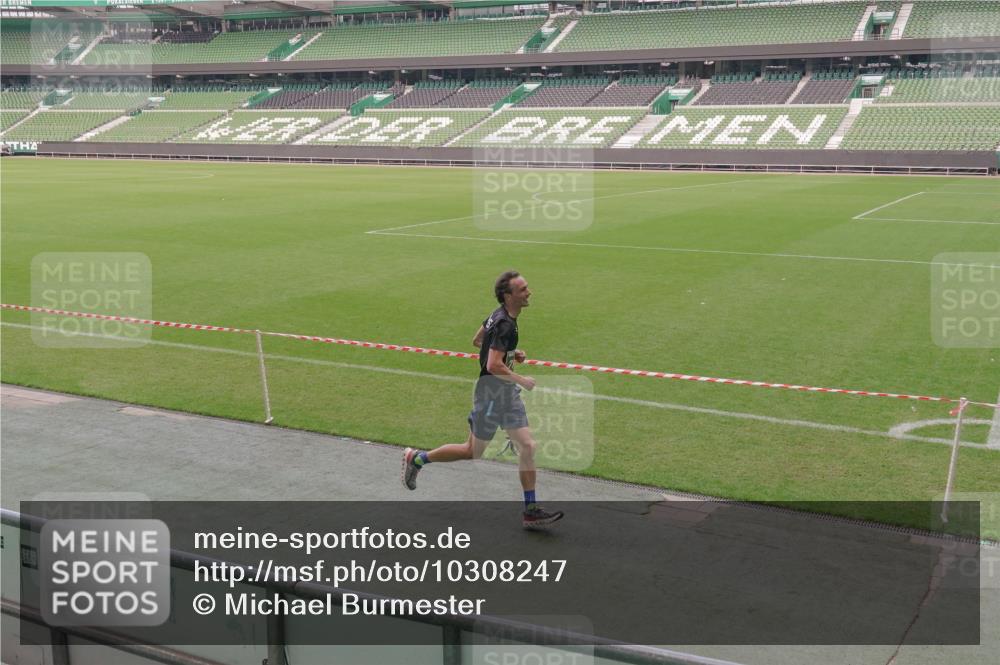 13.09.2026 - 21. swb-Marathon Bremen Michael Burmester http://msf.ph/oto/10308247 13.09.2026 12:39:40 Laufen im Stadion 277, 453, 807, 862, 901, 1248, 1320, 1323, 1379, 1472, 1508, 1540, 1576, 1587, 1717, 1751, 1758, 1795, 1800, 1852, 1901, 1911, 1950, 2049, 2099, 2352, 3080, 3606, 3744, 4381, 5160, 5163, 5912, 6112, 6630, 7118, 7671, 8077, 8467, 9399, 9630, 10034, 13080, 365, 850, 1288, 1485, 1550, 1583, 1875, 1993, 2073, 3617, 4232, 7244, 7692, 7768, 8075, 13033 meine-sportfotos.de