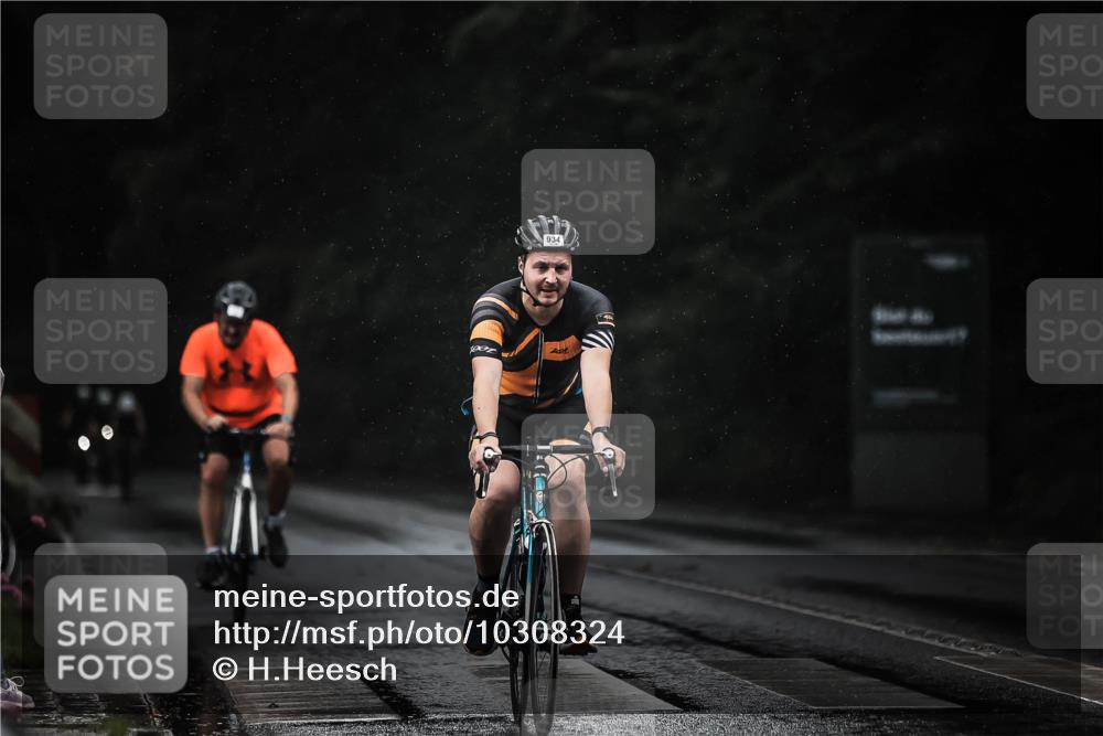 13.09.2026 - Stadtparktriathlon H.Heesch http://msf.ph/oto/10308324 13.09.2026 11:41:20 Radfahren 658, 735, 922, 934 meine-sportfotos.de