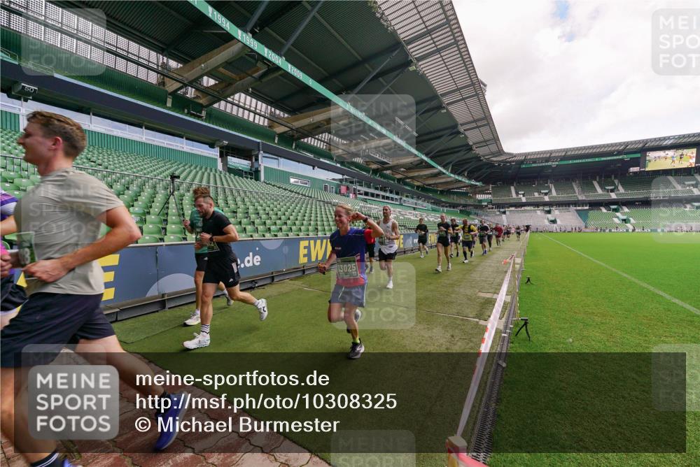 13.09.2026 - 21. swb-Marathon Bremen Michael Burmester http://msf.ph/oto/10308325 13.09.2026 13:03:48 Laufen im Stadion 209, 210, 488, 534, 565, 596, 725, 762, 881, 936, 940, 1014, 1343, 1373, 1458, 1460, 1479, 1611, 1649, 1653, 1771, 2223, 2276, 2364, 2369, 2421, 2434, 2513, 2625, 2668, 2779, 2851, 2872, 2891, 2900, 2934, 2957, 2977, 3028, 3114, 3135, 3217, 3258, 3360, 3402, 3419, 3425, 3454, 3460, 3496, 3510, 3521, 3576, 3579, 3585, 3597, 3603, 3618, 3721, 3796, 3846, 3852, 3859, 3893, 3909, 3938, 3970, 3983, 4077, 4133, 4506, 4558, 242 meine-sportfotos.de