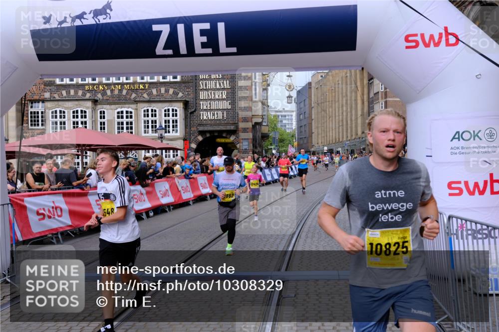 13.09.2026 - 21. swb-Marathon Bremen Tim E. http://msf.ph/oto/10308329 13.09.2026 10:51:41 Ziel 10334, 10381, 10544, 10763, 10825, 10862, 10887, 10984, 11145, 11503, 11787, 11973, 12051, 12133, 12424, 12548, 12552, 13631 meine-sportfotos.de