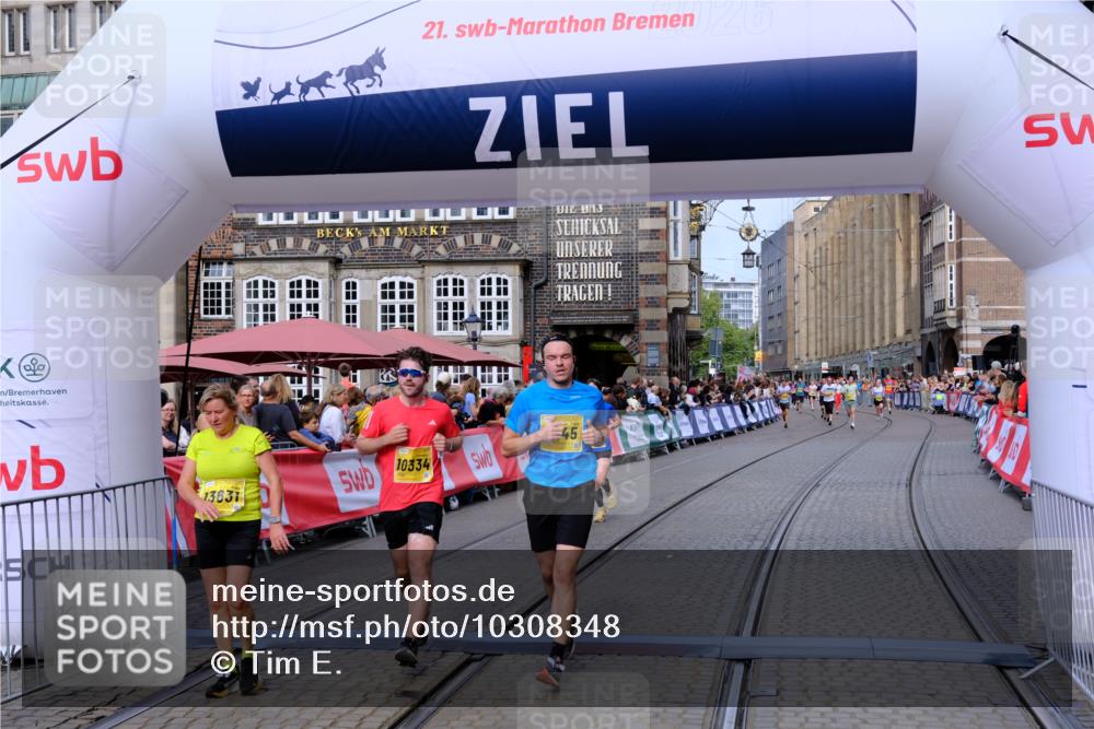 13.09.2026 - 21. swb-Marathon Bremen Tim E. http://msf.ph/oto/10308348 13.09.2026 10:51:47 Ziel 10334, 10381, 10544, 10763, 10825, 10862, 10887, 10984, 11145, 11787, 12424, 12548, 13631 meine-sportfotos.de