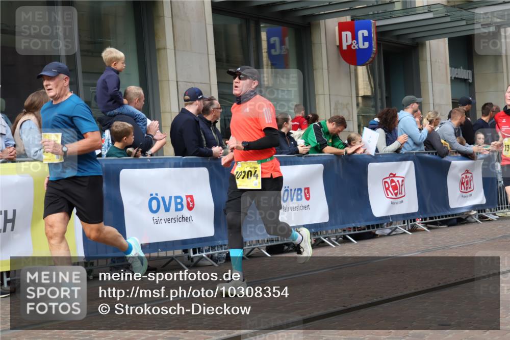 13.09.2026 - 21. swb-Marathon Bremen Strokosch-Dieckow http://msf.ph/oto/10308354 13.09.2026 10:54:33 Ziel 10589, 10608, 10646, 10704, 10901, 11040, 11174, 11569, 11620, 11860, 11874, 11889, 11976, 12313, 12519, 12800, 13526, 13592, 10067, 10146, 10359, 10410, 10503, 10577, 10631, 10749, 10765, 10837, 10884, 10996, 11039, 11099, 11118, 11389, 11476, 11593, 11843, 11989, 12038, 12265, 12328, 12467 meine-sportfotos.de