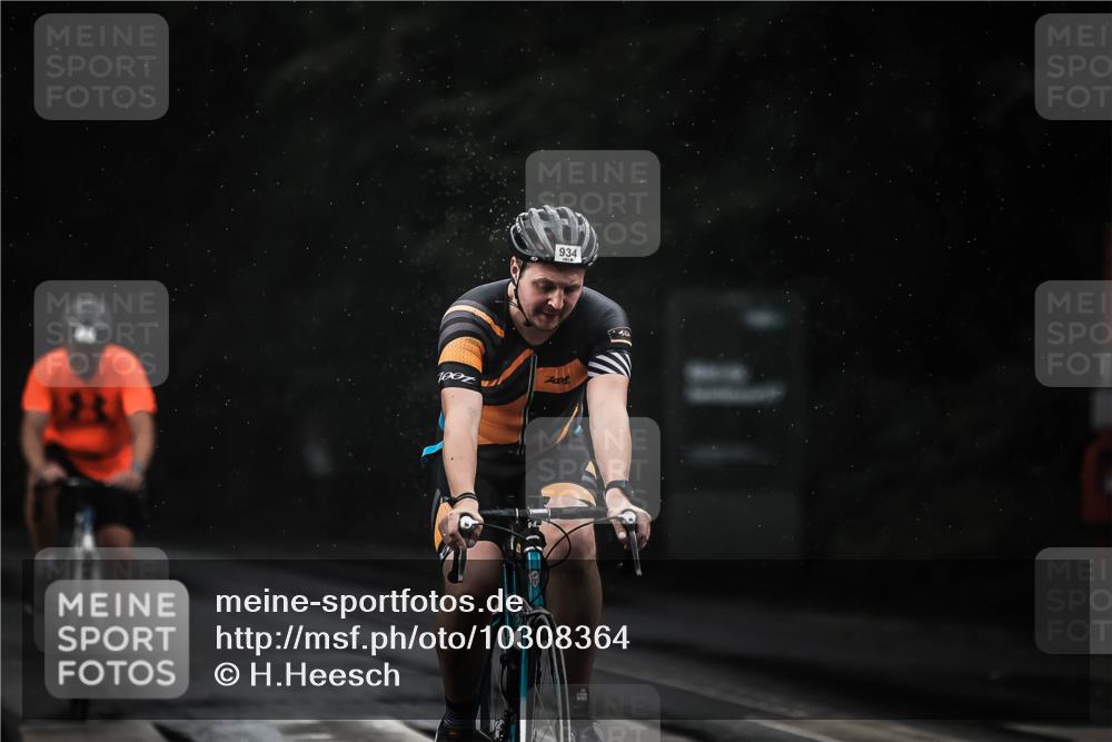 13.09.2026 - Stadtparktriathlon H.Heesch http://msf.ph/oto/10308364 13.09.2026 11:41:20 Radfahren 658, 735, 922, 934 meine-sportfotos.de