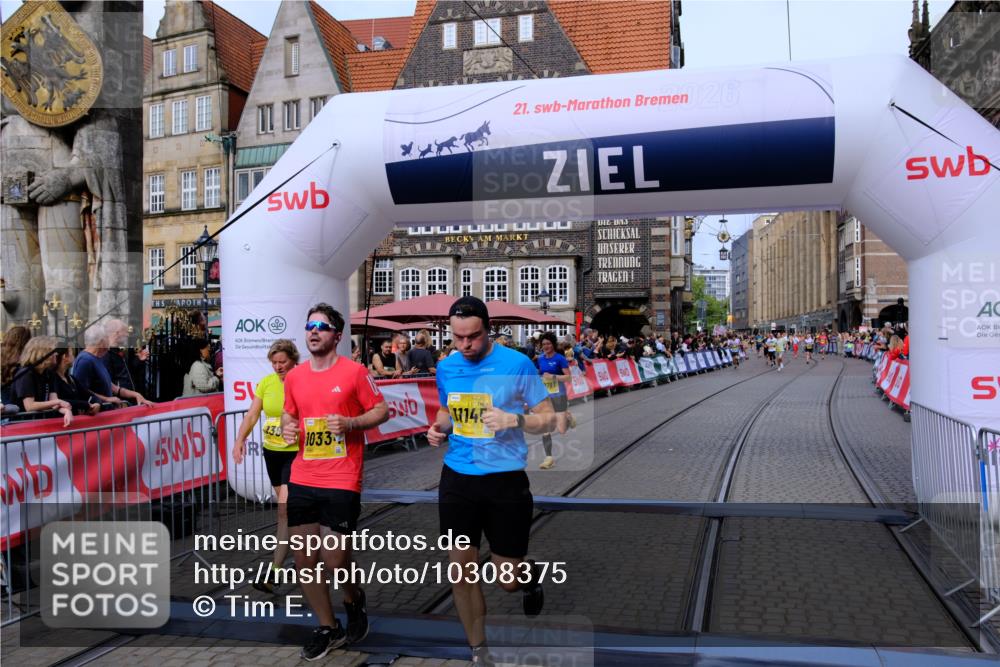 13.09.2026 - 21. swb-Marathon Bremen Tim E. http://msf.ph/oto/10308375 13.09.2026 10:51:48 Ziel 10334, 10381, 10544, 10763, 10825, 10862, 10984, 11145, 11787, 12329, 12424, 12548, 13631 meine-sportfotos.de