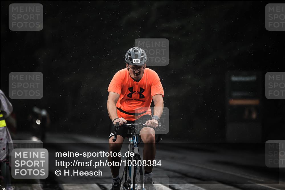 13.09.2026 - Stadtparktriathlon H.Heesch http://msf.ph/oto/10308384 13.09.2026 11:41:22 Radfahren 658, 735, 810, 934 meine-sportfotos.de
