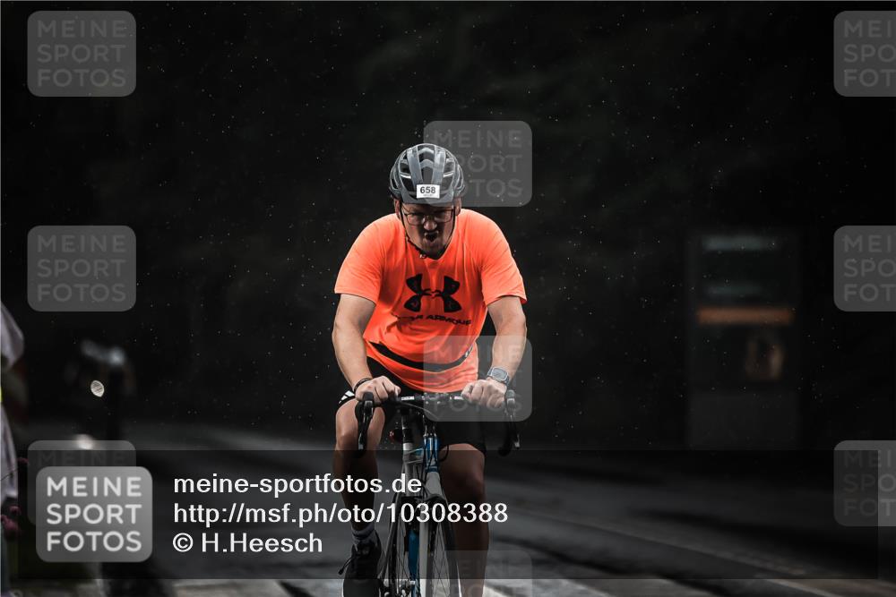 13.09.2026 - Stadtparktriathlon H.Heesch http://msf.ph/oto/10308388 13.09.2026 11:41:22 Radfahren 658, 735, 810, 934 meine-sportfotos.de