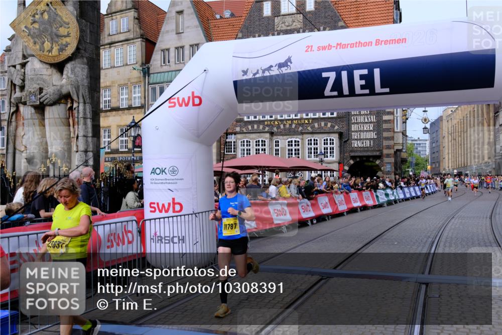 13.09.2026 - 21. swb-Marathon Bremen Tim E. http://msf.ph/oto/10308391 13.09.2026 10:51:50 Ziel 10334, 10348, 10381, 10544, 10763, 10825, 10862, 10984, 11145, 11787, 12329, 12424, 12548, 13631 meine-sportfotos.de