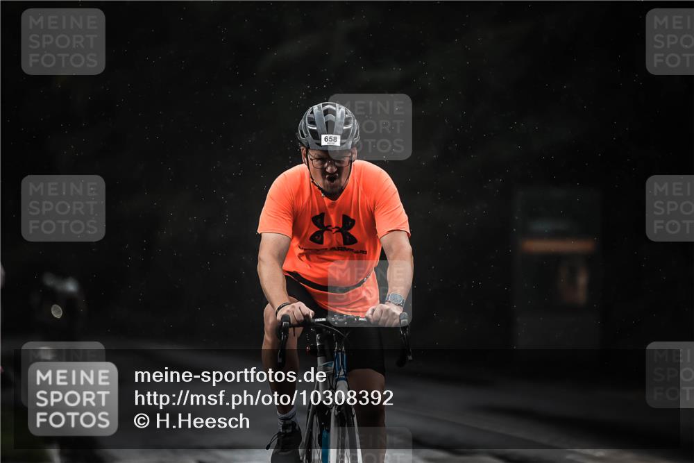 13.09.2026 - Stadtparktriathlon H.Heesch http://msf.ph/oto/10308392 13.09.2026 11:41:22 Radfahren 658, 735, 810, 934 meine-sportfotos.de