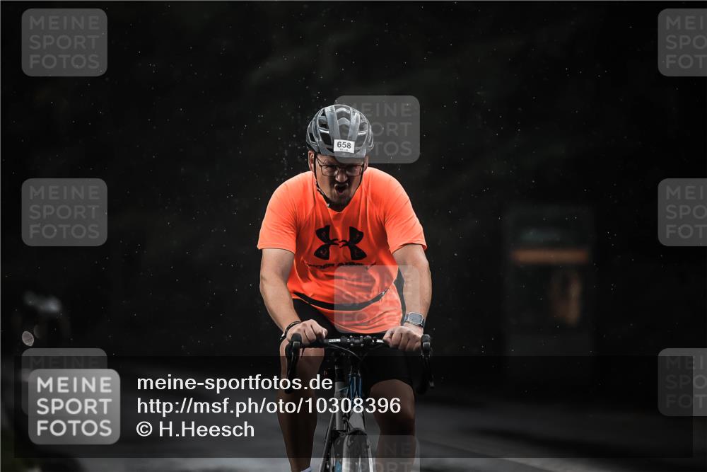 13.09.2026 - Stadtparktriathlon H.Heesch http://msf.ph/oto/10308396 13.09.2026 11:41:22 Radfahren 658, 735, 810, 934 meine-sportfotos.de