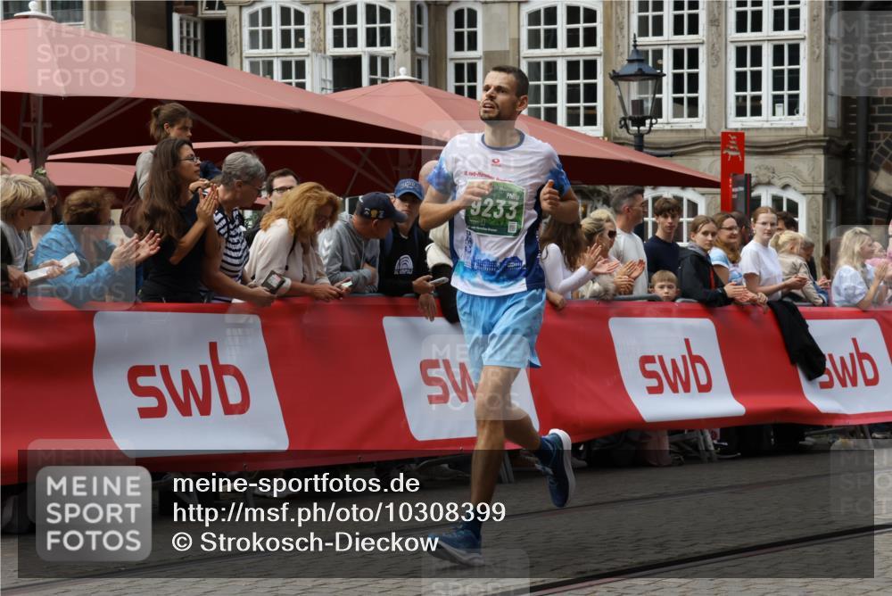 13.09.2026 - 21. swb-Marathon Bremen Strokosch-Dieckow http://msf.ph/oto/10308399 13.09.2026 13:01:56 Ziel 1614, 4118, 5369, 5996, 7950, 9137, 13063, 13168, 1667 meine-sportfotos.de
