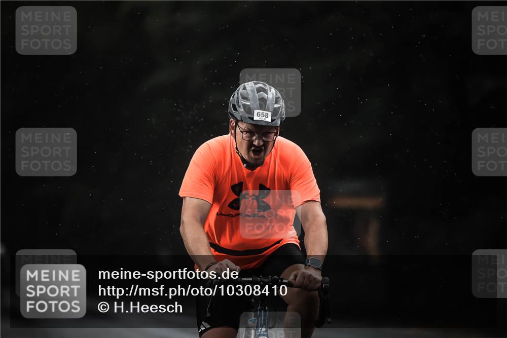 13.09.2026 - Stadtparktriathlon H.Heesch http://msf.ph/oto/10308410 13.09.2026 11:41:22 Radfahren 658, 735, 810, 934 meine-sportfotos.de