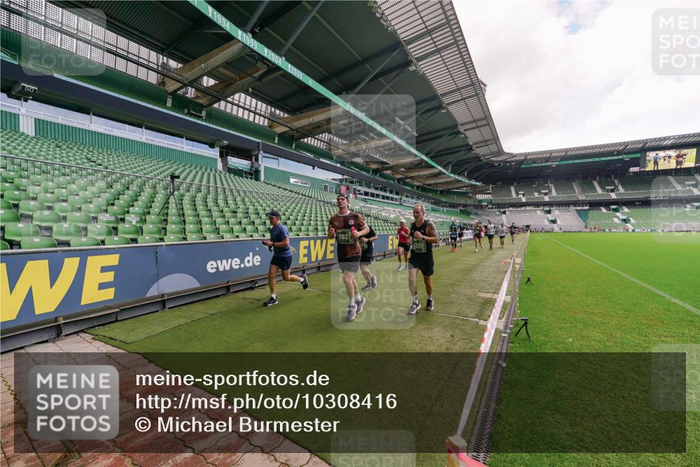 13.09.2026 - 21. swb-Marathon Bremen Michael Burmester http://msf.ph/oto/10308416 13.09.2026 13:03:59 Laufen im Stadion 209, 210, 488, 534, 565, 596, 725, 762, 881, 940, 1014, 1343, 1373, 1456, 1458, 1460, 1479, 1611, 1649, 1653, 1687, 1771, 2223, 2276, 2364, 2369, 2421, 2430, 2434, 2452, 2513, 2625, 2779, 2851, 2872, 2891, 2900, 2910, 2934, 2957, 2977, 3028, 3114, 3135, 3217, 3258, 3360, 3402, 3419, 3425, 3454, 3460, 3496, 3510, 3521, 3576, 3579, 3585, 3597, 3618, 3796, 3846, 3859, 3893, 3909, 3938, 3970, 3983, 4077, 4133, 4558, 242 meine-sportfotos.de
