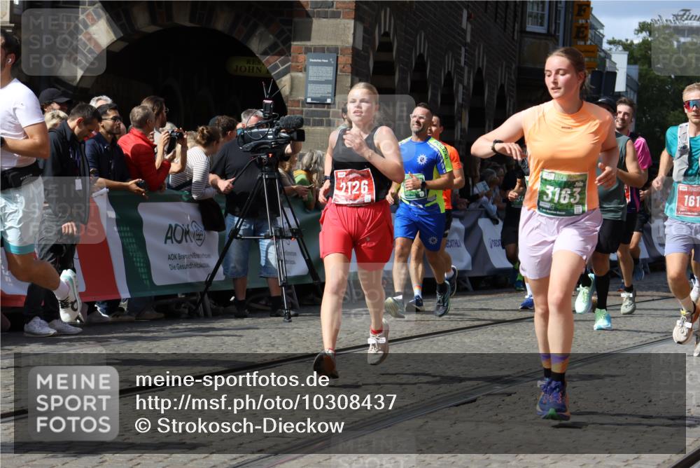 13.09.2026 - 21. swb-Marathon Bremen Strokosch-Dieckow http://msf.ph/oto/10308437 13.09.2026 13:30:27 Ziel 881, 1205, 1308, 1611, 1653, 1759, 1780, 1848, 1909, 1938, 2126, 2364, 3190, 4763, 5039, 5198, 5348, 5615, 5631, 6225, 6720, 6942, 6992, 6994, 7184, 7609, 7932, 7966, 8110, 8115, 8441, 8470, 9104, 9125, 9529, 625, 800, 834, 1067, 1926, 2369, 2452, 2723, 3163, 3425, 4206, 4332, 4342, 4415, 4425, 4748, 4757, 5506, 5551, 6134, 6343, 6347, 6523, 6988, 7253, 7567, 7645, 8116, 8117, 8762, 8878, 8966, 9011, 9108, 9692, 9695, 9699, 9825, 13090 meine-sportfotos.de