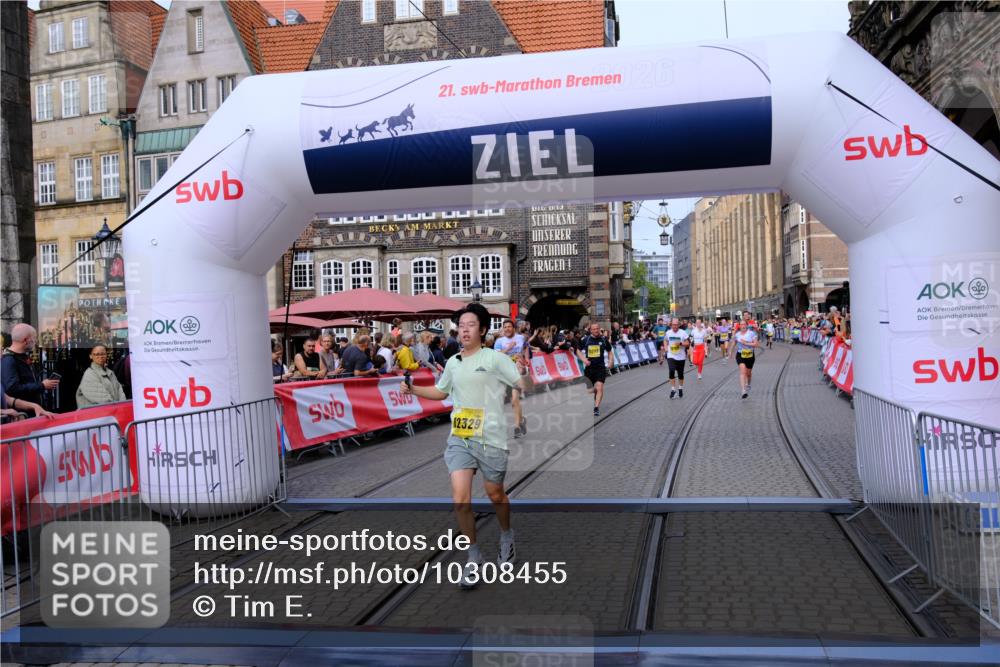 13.09.2026 - 21. swb-Marathon Bremen Tim E. http://msf.ph/oto/10308455 13.09.2026 10:51:56 Ziel 10162, 10281, 10334, 10348, 10467, 10763, 11145, 11273, 11542, 11733, 11787, 12329, 12424, 13631 meine-sportfotos.de