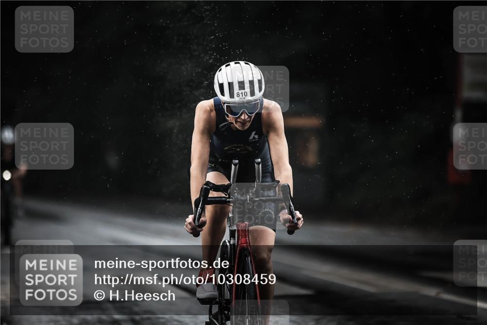 13.09.2026 - Stadtparktriathlon H.Heesch http://msf.ph/oto/10308459 13.09.2026 11:41:29 Radfahren 715, 810, 897, 1800 meine-sportfotos.de