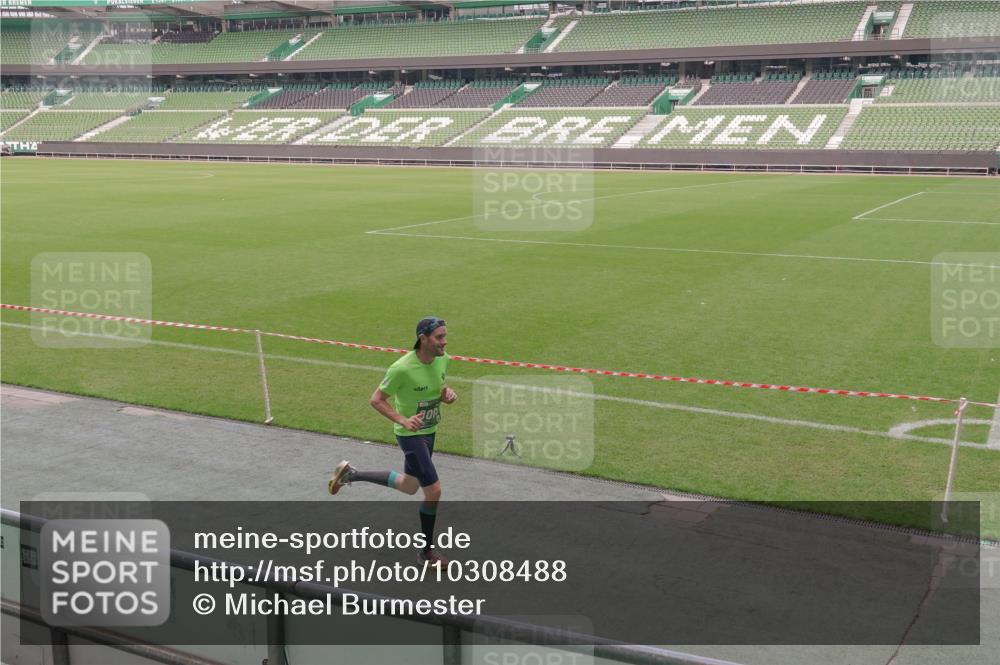 13.09.2026 - 21. swb-Marathon Bremen Michael Burmester http://msf.ph/oto/10308488 13.09.2026 12:40:29 Laufen im Stadion 126, 371, 453, 603, 640, 650, 671, 735, 744, 807, 862, 912, 957, 1136, 1336, 1379, 1381, 1508, 1540, 1571, 1614, 1758, 1795, 1797, 1800, 1852, 1860, 1901, 1930, 1950, 2049, 2099, 2986, 3744, 4381, 4936, 5912, 6201, 6630, 7118, 7671, 8065, 8467, 9065, 9329, 9630, 10034, 13080, 13224, 365, 466, 658, 850, 1090, 1288, 1385, 1485, 1583, 1754, 1993, 2073, 2585, 3617, 7244, 7768, 8075, 8729, 13033 meine-sportfotos.de