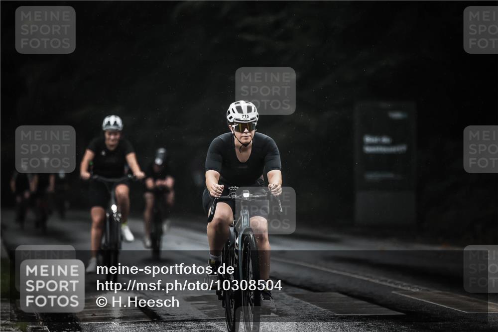 13.09.2026 - Stadtparktriathlon H.Heesch http://msf.ph/oto/10308504 13.09.2026 11:41:31 Radfahren 715, 810, 897, 1800 meine-sportfotos.de