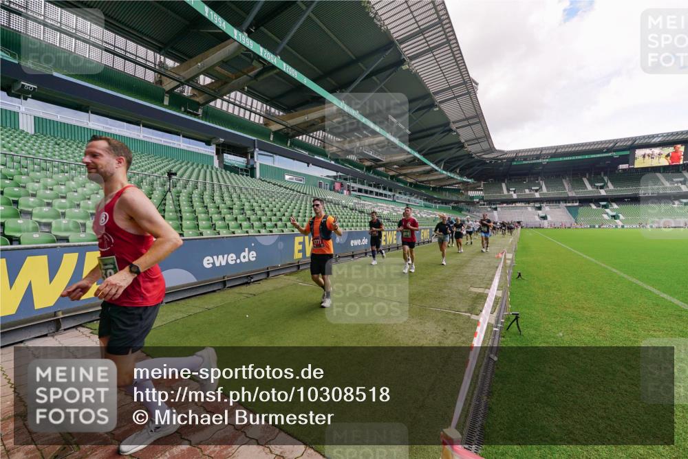 13.09.2026 - 21. swb-Marathon Bremen Michael Burmester http://msf.ph/oto/10308518 13.09.2026 13:04:16 Laufen im Stadion 178, 209, 210, 488, 534, 565, 596, 725, 762, 881, 940, 1014, 1239, 1307, 1343, 1373, 1456, 1458, 1460, 1479, 1611, 1627, 1649, 1653, 1656, 1687, 1771, 1780, 1932, 1941, 2023, 2223, 2369, 2430, 2434, 2452, 2513, 2625, 2723, 2851, 2867, 2872, 2891, 2900, 2910, 2919, 2934, 2957, 2977, 3028, 3135, 3217, 3320, 3343, 3360, 3402, 3419, 3425, 3454, 3460, 3510, 3521, 3579, 3597, 3618, 3796, 3846, 3859, 3909, 3938, 3970, 3983, 4077, 4133, 242 meine-sportfotos.de