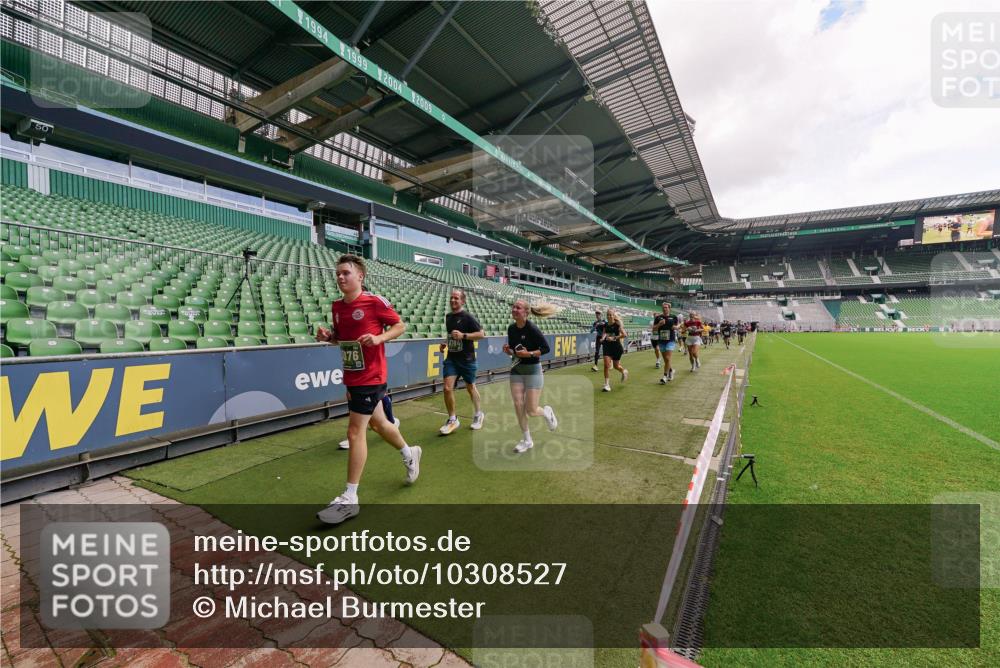13.09.2026 - 21. swb-Marathon Bremen Michael Burmester http://msf.ph/oto/10308527 13.09.2026 13:04:18 Laufen im Stadion 178, 209, 210, 488, 534, 565, 596, 725, 762, 881, 940, 1014, 1239, 1307, 1343, 1373, 1456, 1458, 1460, 1479, 1611, 1627, 1649, 1653, 1656, 1687, 1771, 1780, 1914, 1932, 1941, 2023, 2126, 2223, 2369, 2430, 2434, 2452, 2513, 2625, 2723, 2851, 2867, 2872, 2891, 2900, 2910, 2919, 2934, 2957, 2959, 2977, 3028, 3135, 3217, 3320, 3343, 3360, 3402, 3419, 3425, 3454, 3460, 3510, 3521, 3579, 3597, 3618, 3796, 3846, 3859, 3909, 3938, 3970, 4077, 242 meine-sportfotos.de