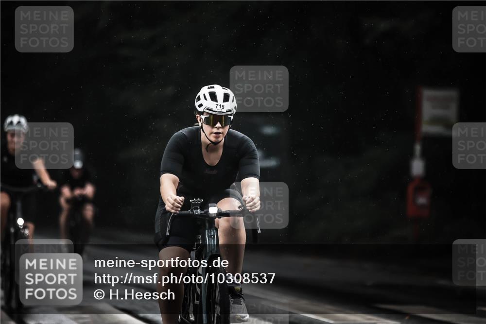 13.09.2026 - Stadtparktriathlon H.Heesch http://msf.ph/oto/10308537 13.09.2026 11:41:32 Radfahren 715, 773, 810, 891, 897, 1800 meine-sportfotos.de